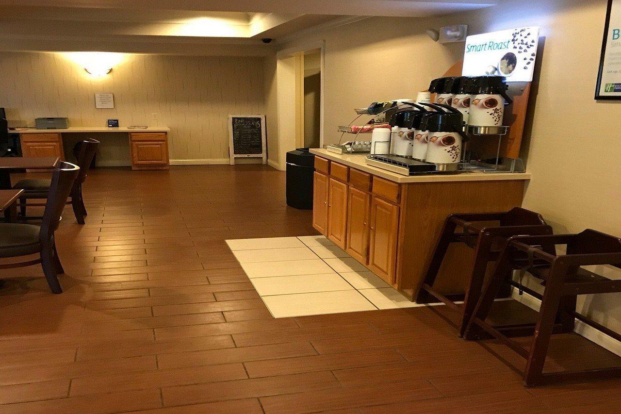 Holiday Inn Express Hotel & Suites לנקסטר מראה חיצוני תמונה