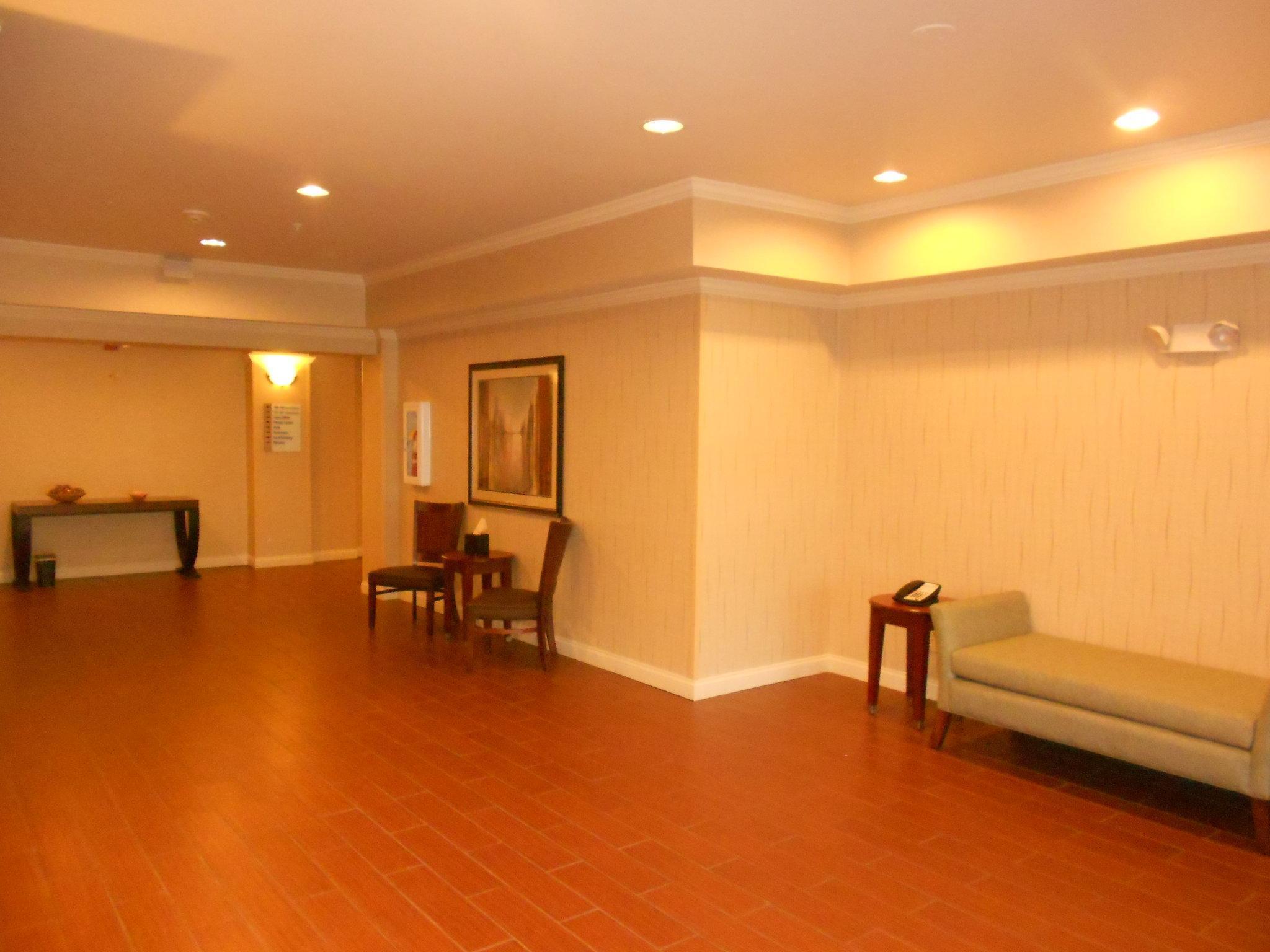 Holiday Inn Express Hotel & Suites לנקסטר מראה פנימי תמונה