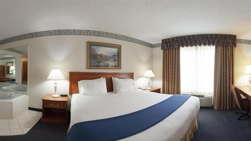 Holiday Inn Express Hotel & Suites לנקסטר מראה חיצוני תמונה
