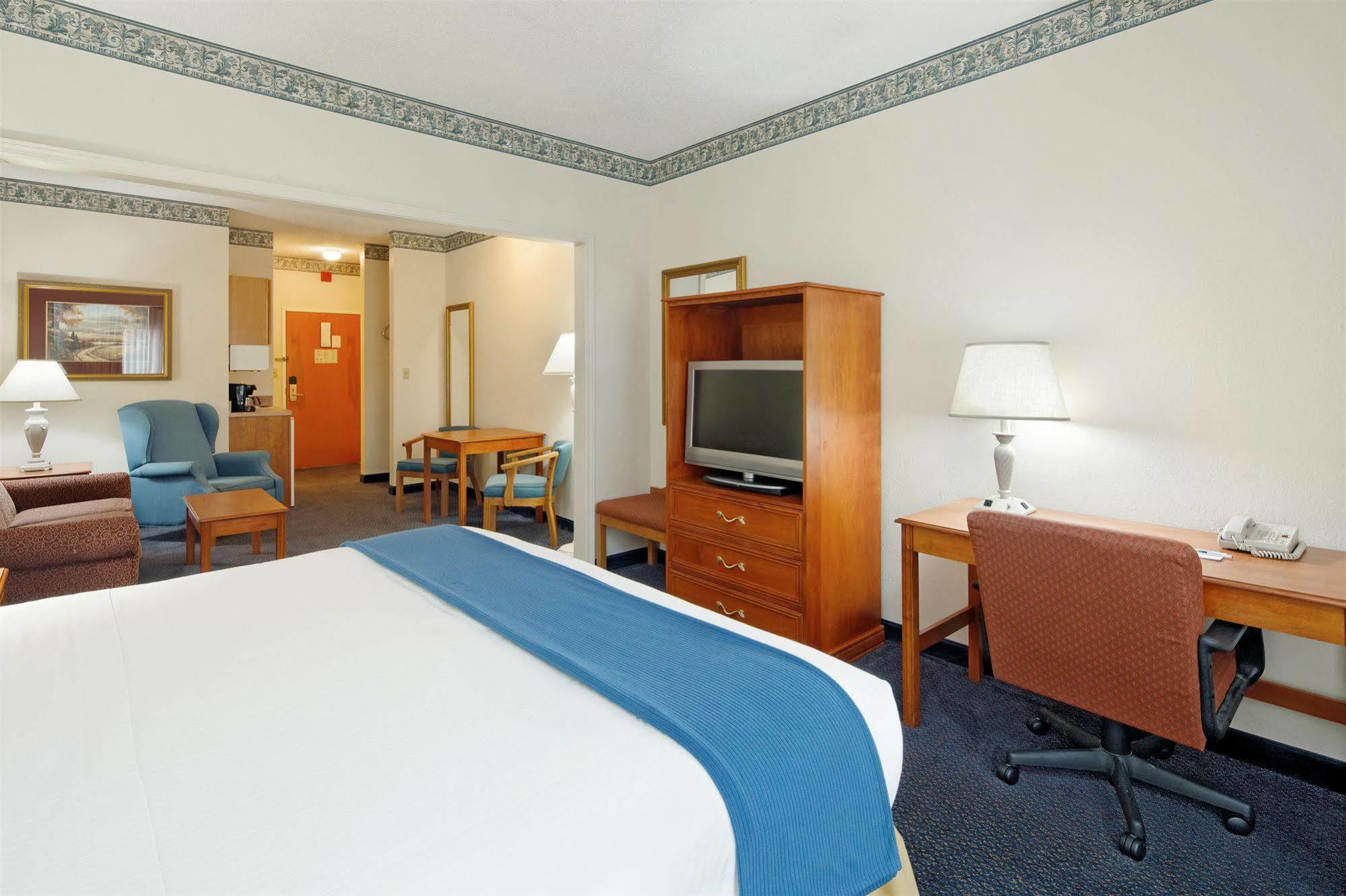 Holiday Inn Express Hotel & Suites לנקסטר מראה חיצוני תמונה
